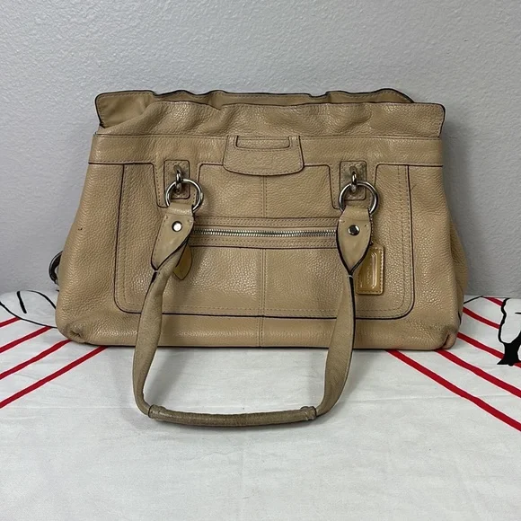 Coach Leather Beige Shoulder Purse Ruffle Trim - Picture 1 of 14